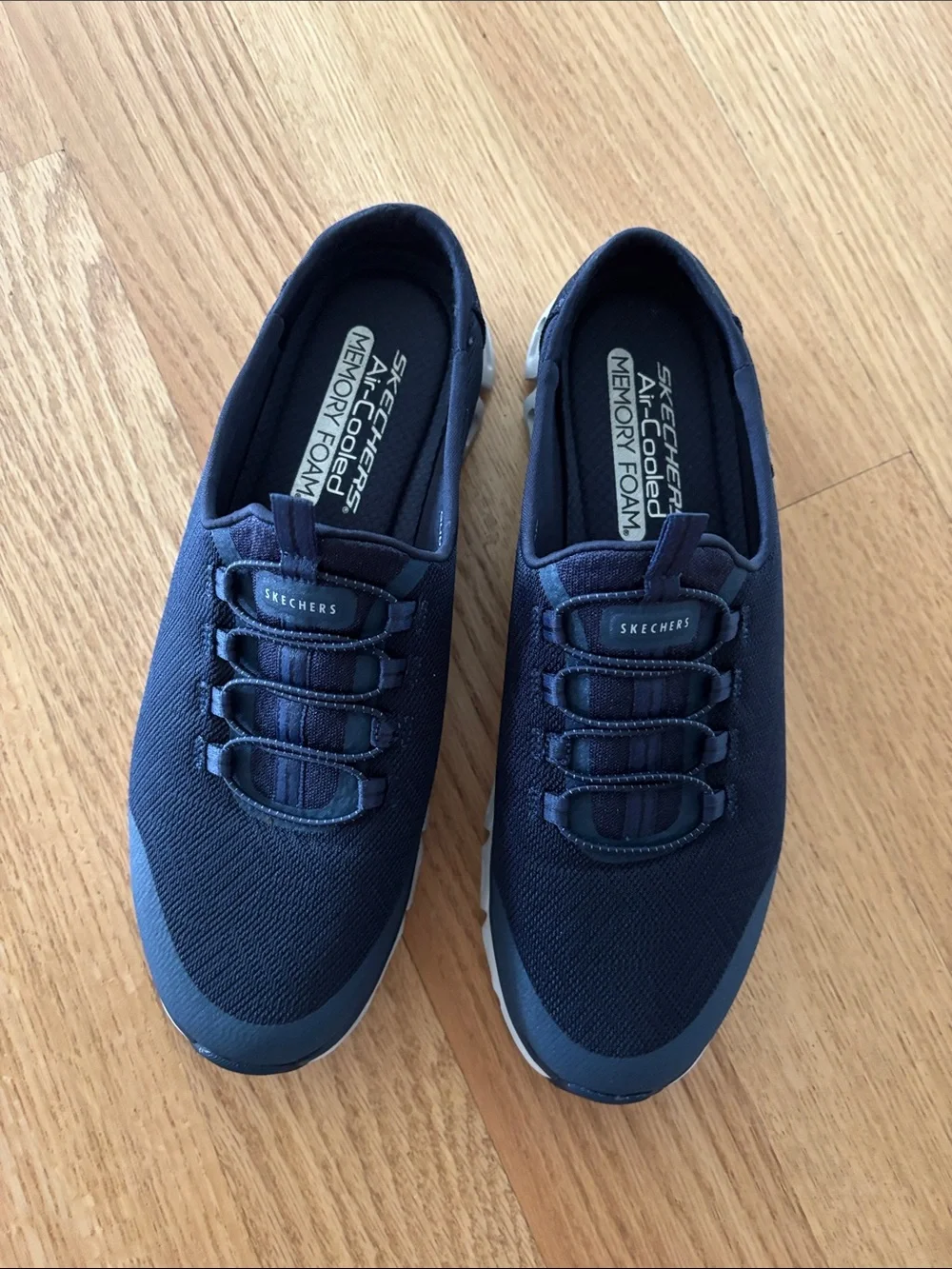SKECHERS Glide-Step - size 9   (Style #104550 Navy)